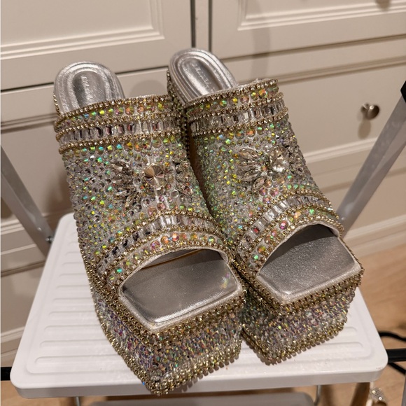 Dazzling Silver and Gold Women's Platform Heels - Picture 2 of 4